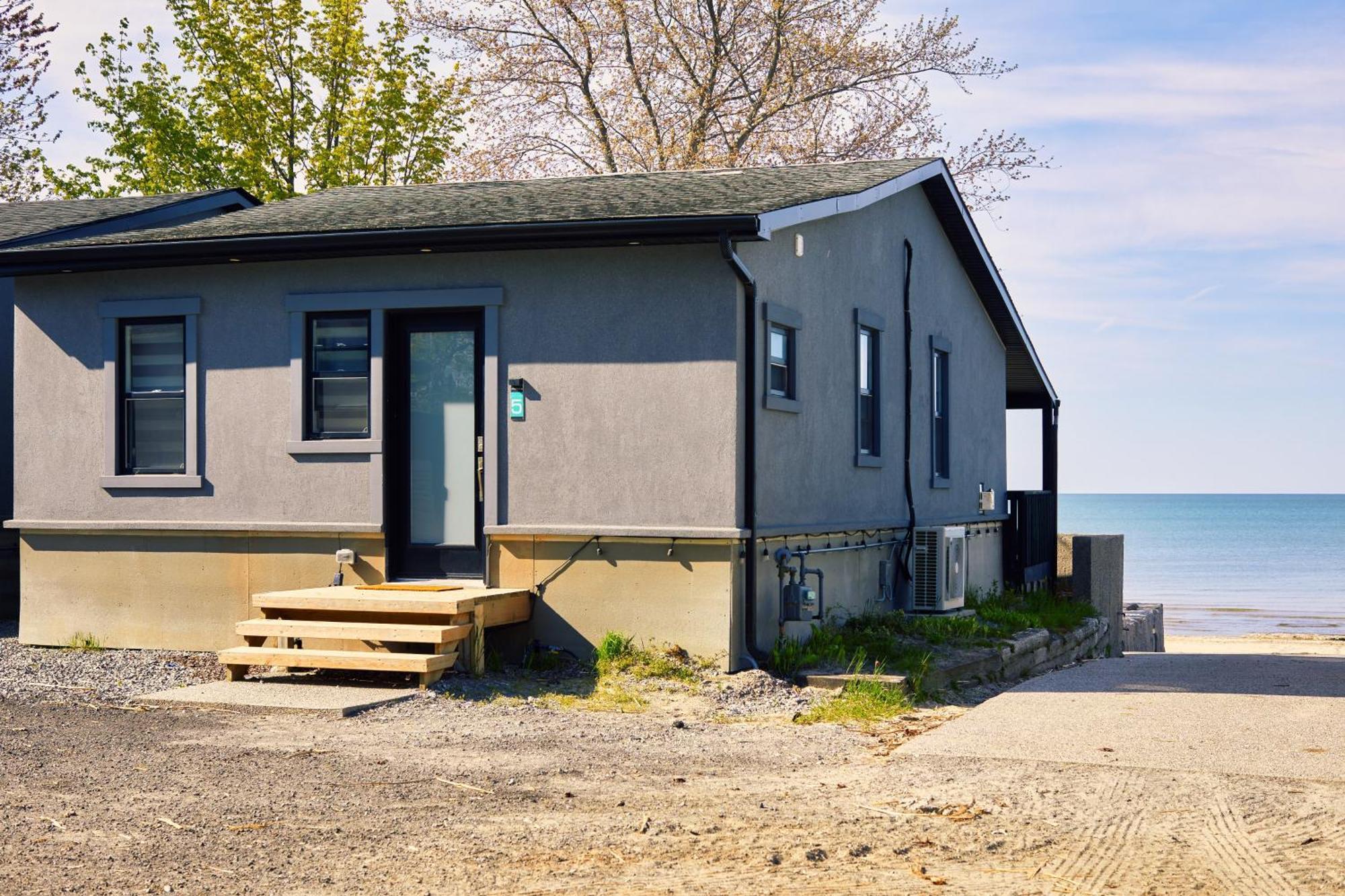 The Long Beach Resort - Beachfront Cottages & Townhouse Suites Wainfleet Exterior foto